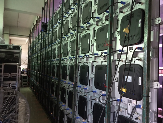 2000 CD/㎡ Indoor Full Color LED Display Good Lightening Accordance Automatic