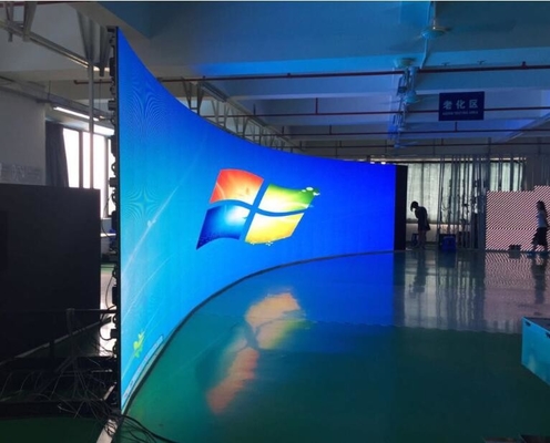 Media Advertising Curved LED Display 4500cd/M2 Brightness Die Casting Aluminum Cabinet